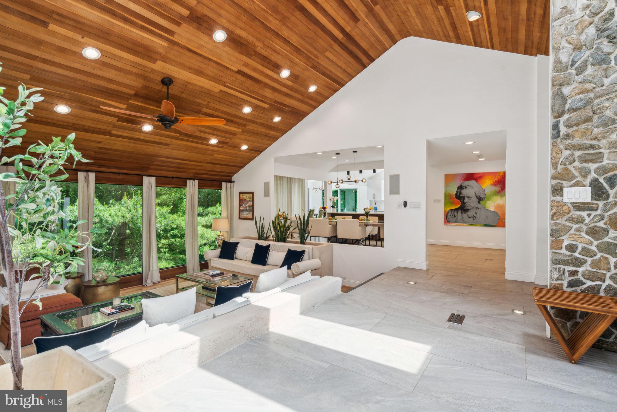1220 VALLEY ROAD