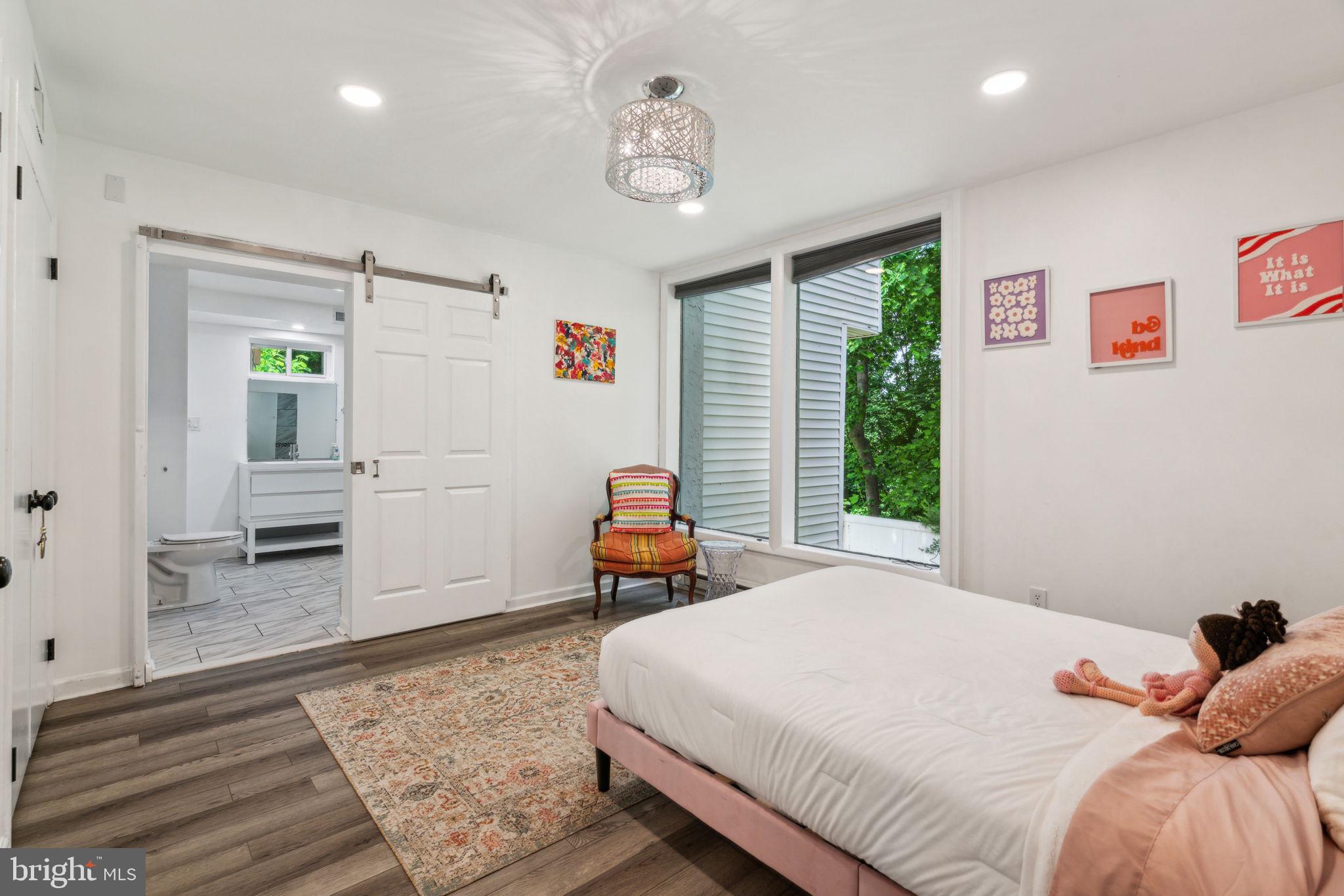 1220 VALLEY ROAD