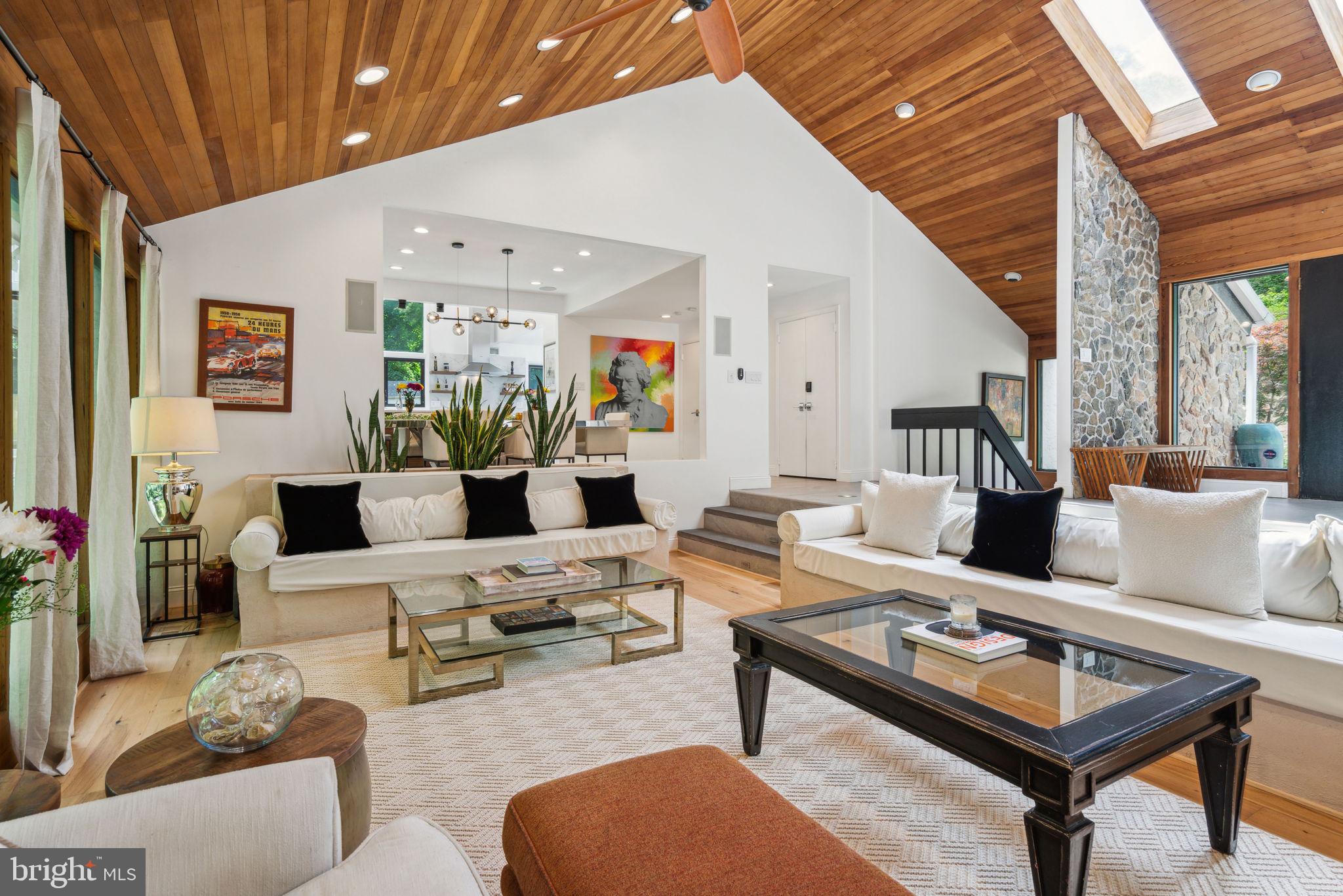 1220 VALLEY ROAD