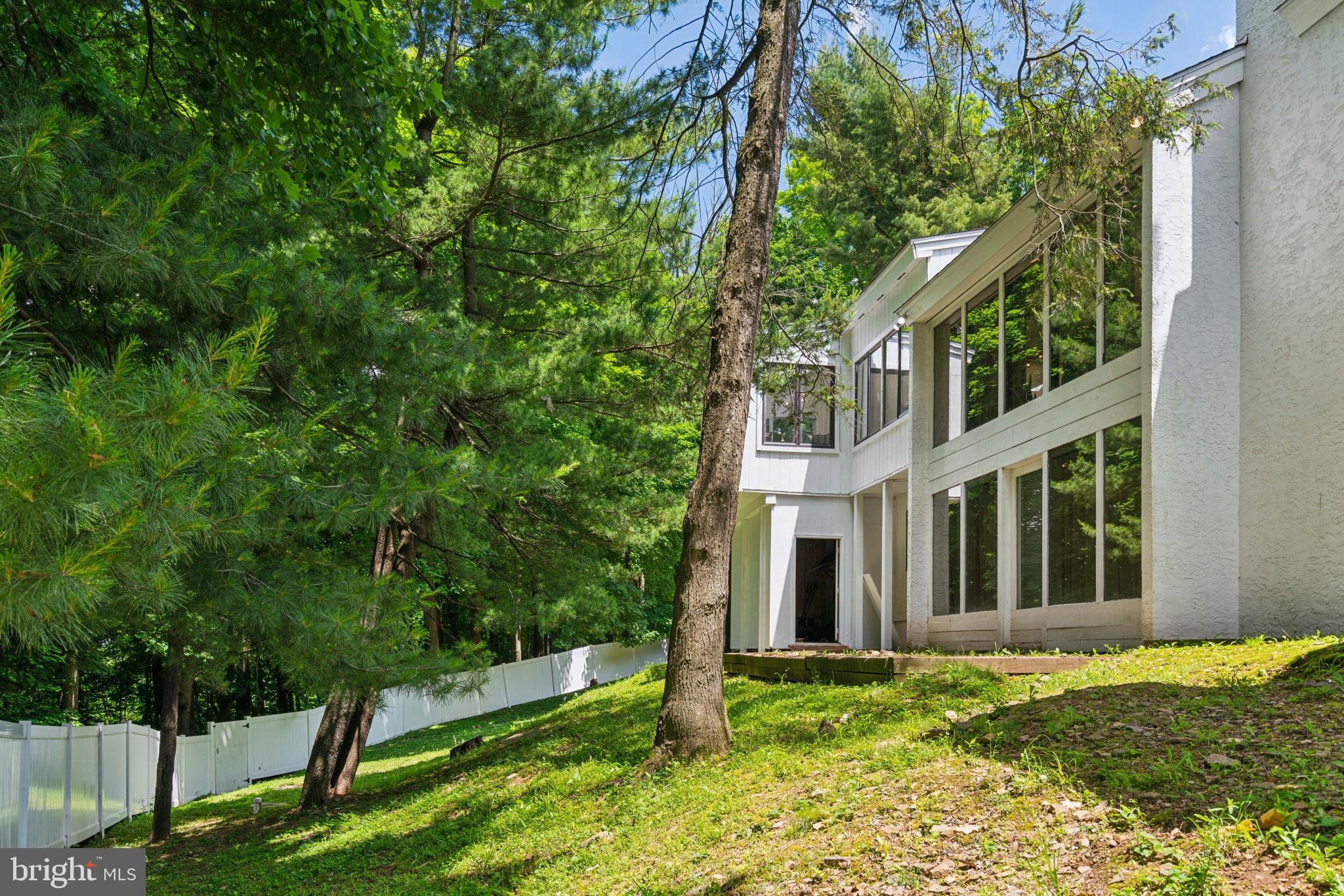1220 VALLEY ROAD