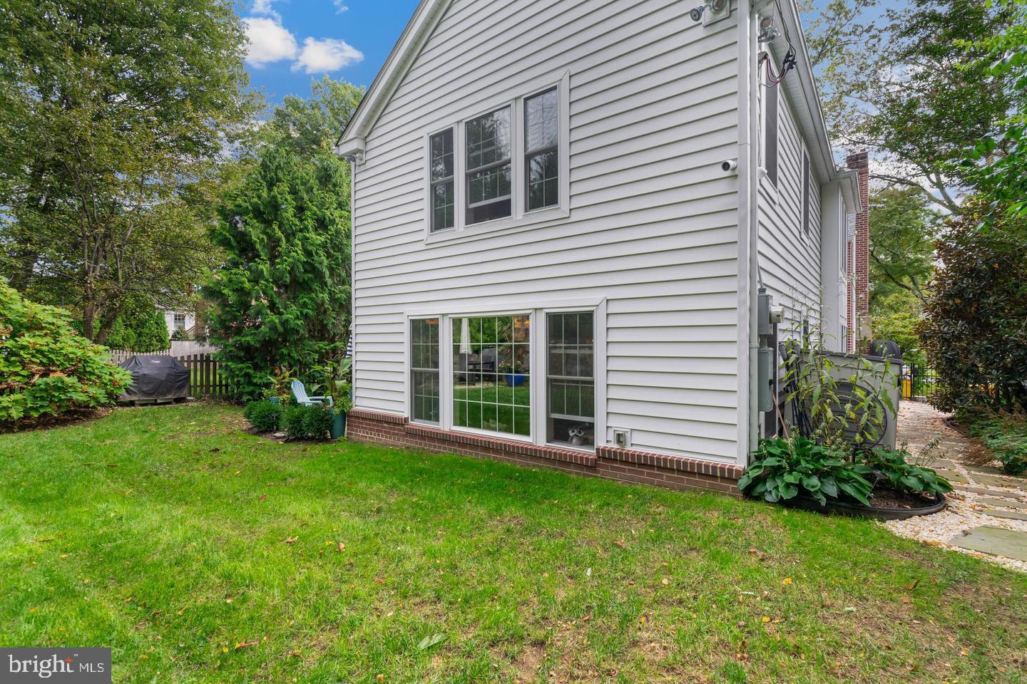 325 HAMILTON ROAD