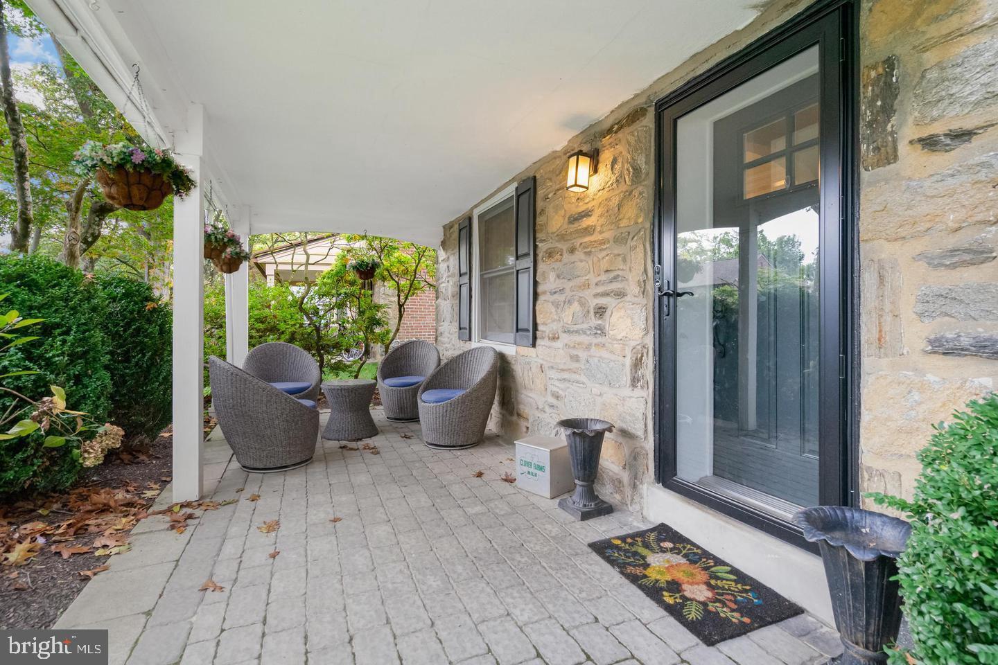 325 HAMILTON ROAD