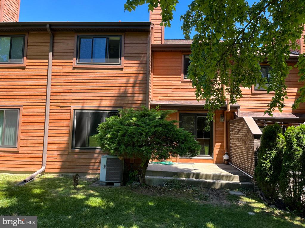 319 WINDING WAY
