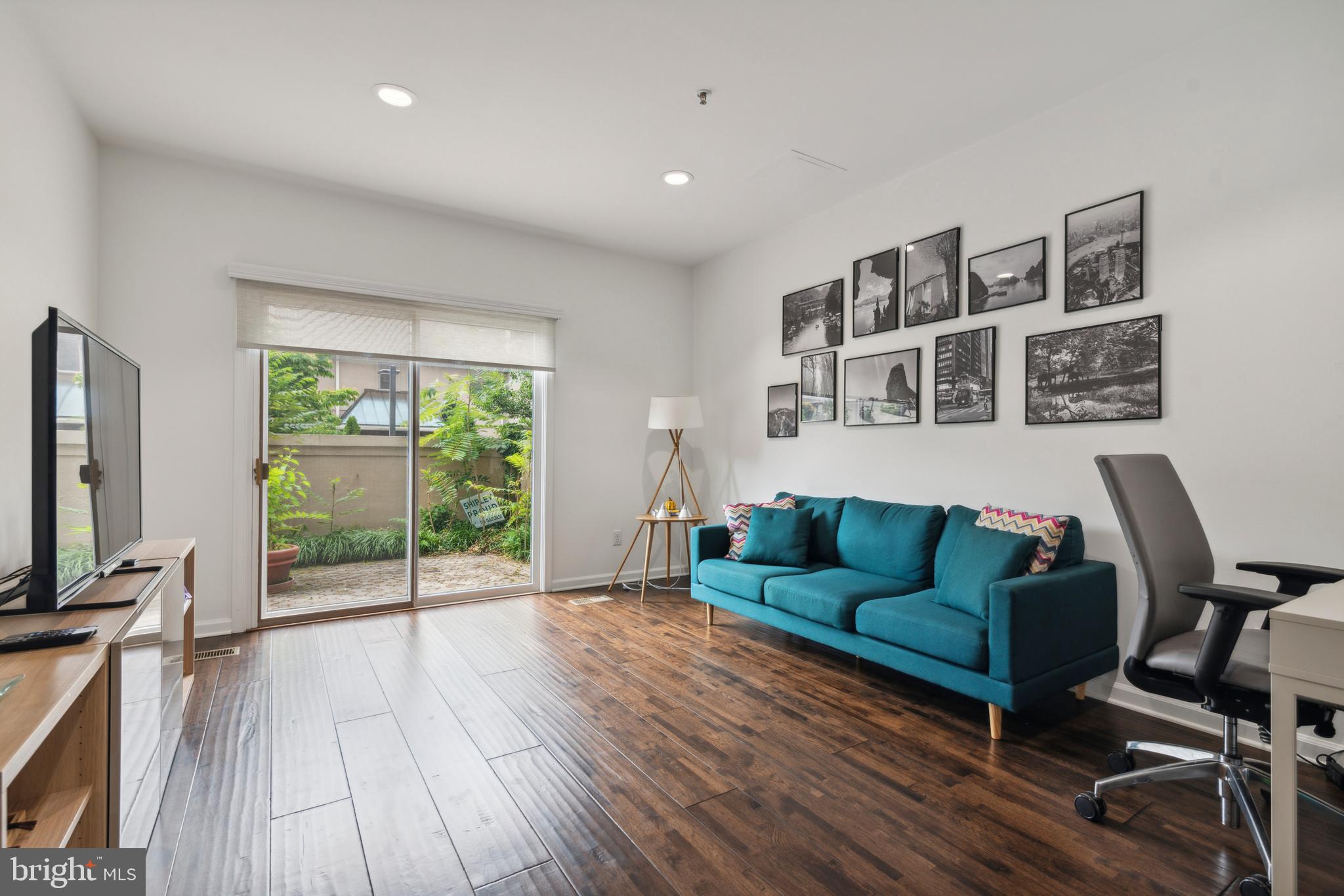520 LINDY LANE
