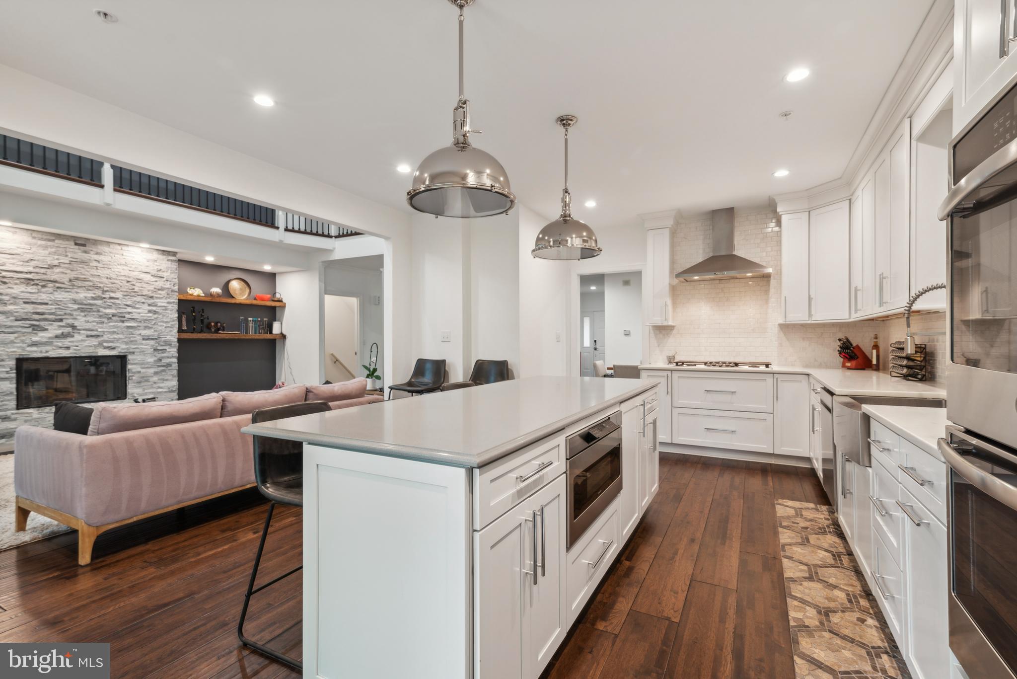 520 LINDY LANE