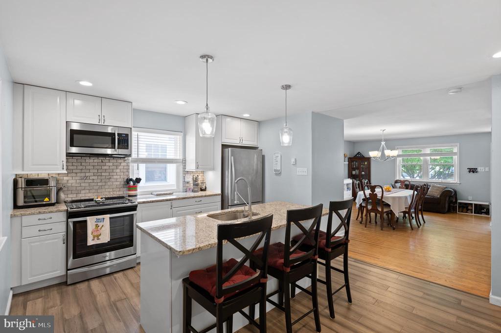 344 W 11TH AVENUE