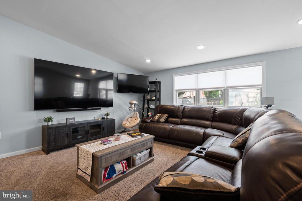 344 W 11TH AVENUE