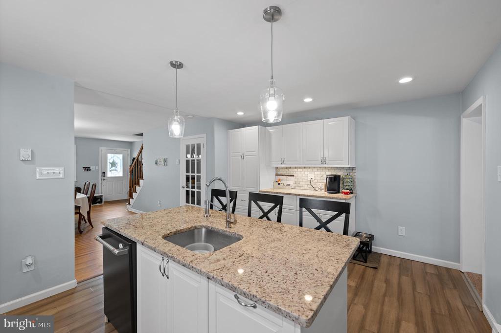 344 W 11TH AVENUE