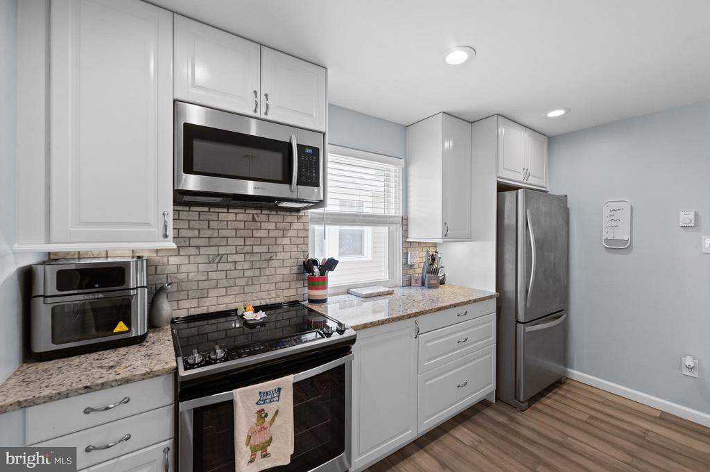 344 W 11TH AVENUE