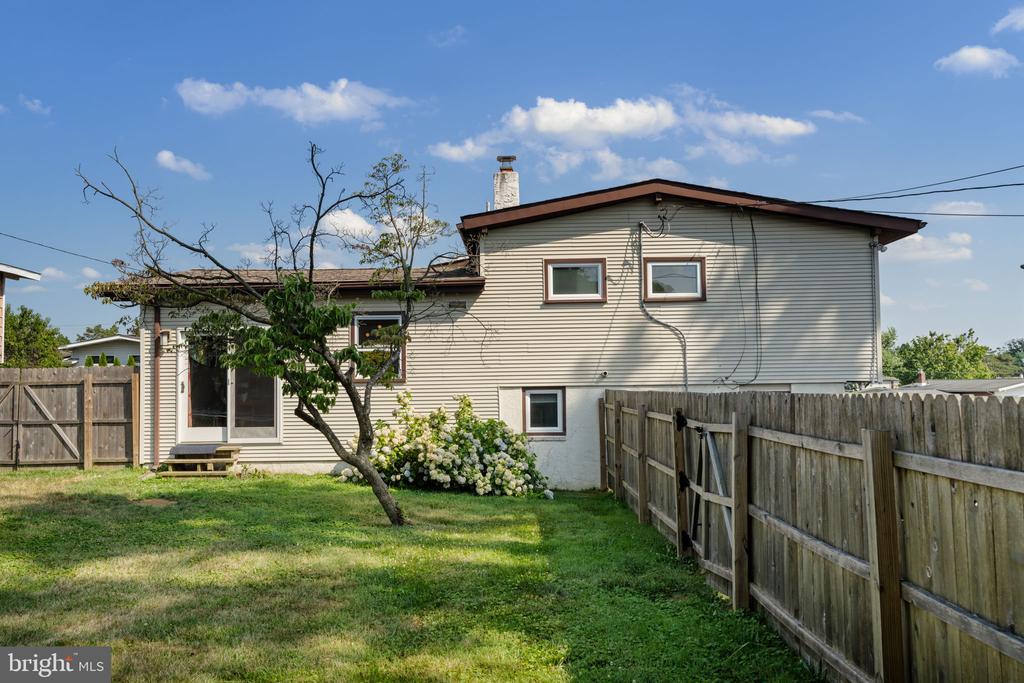 206 YELLOWSTONE ROAD