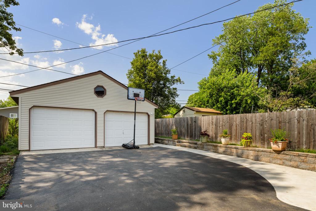 206 YELLOWSTONE ROAD