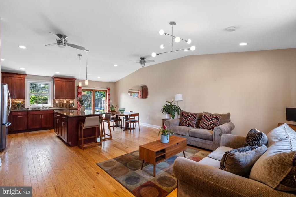 206 YELLOWSTONE ROAD