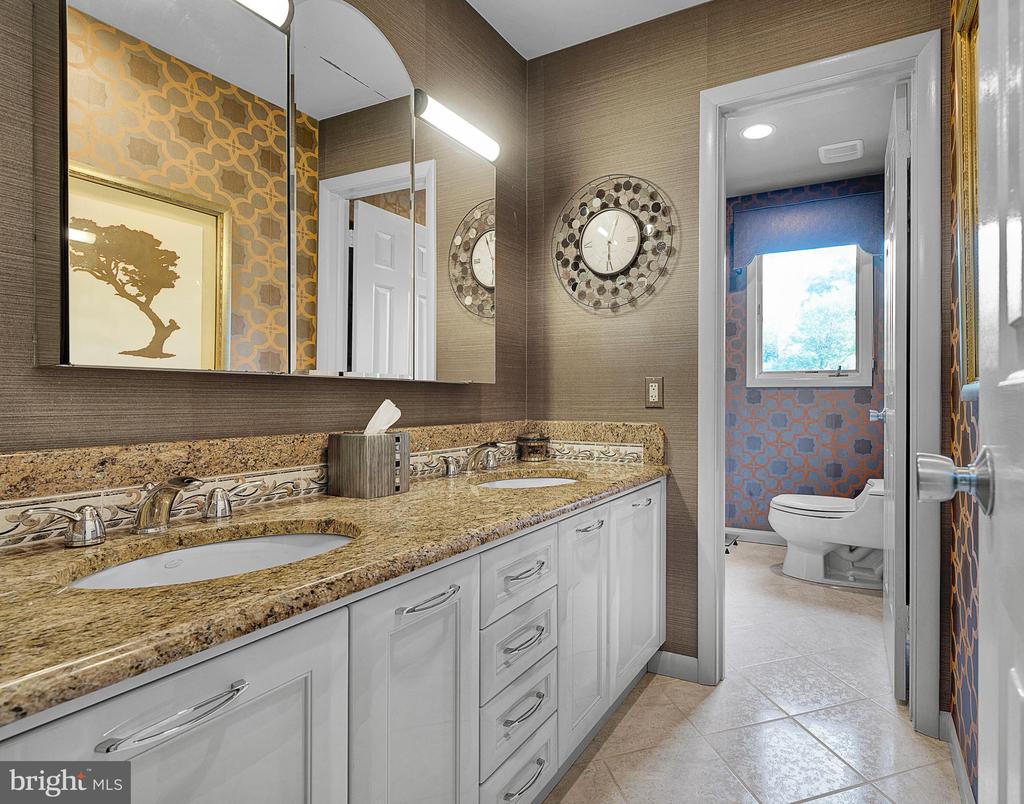 1233 KEISEL LANE