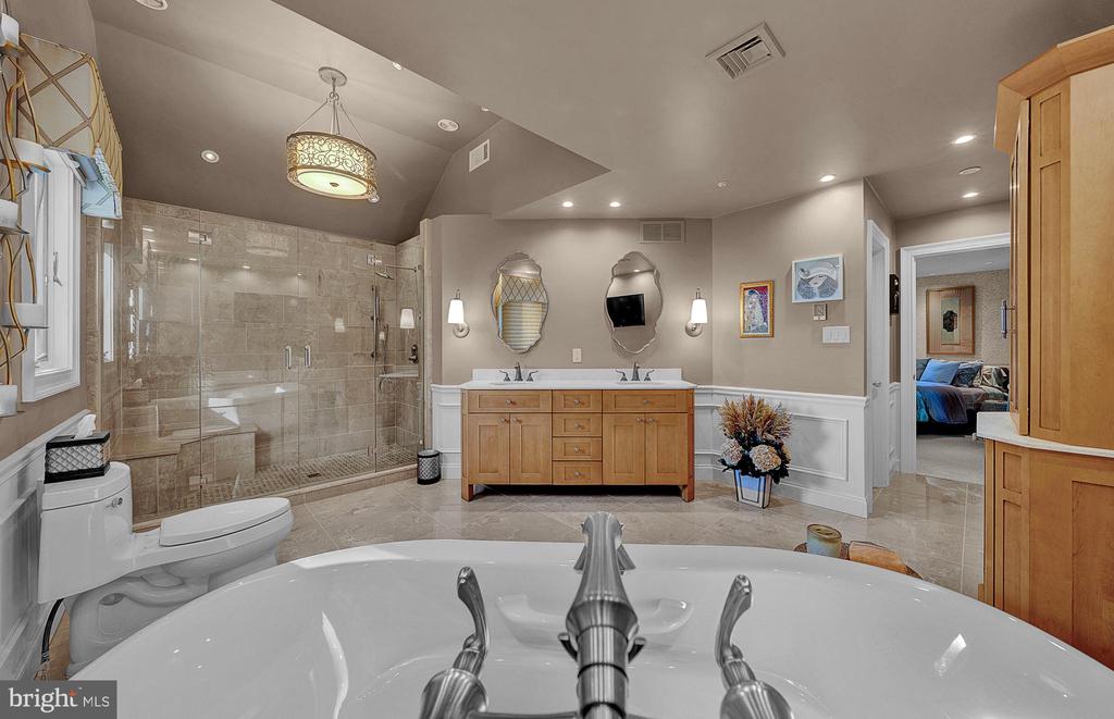 1233 KEISEL LANE