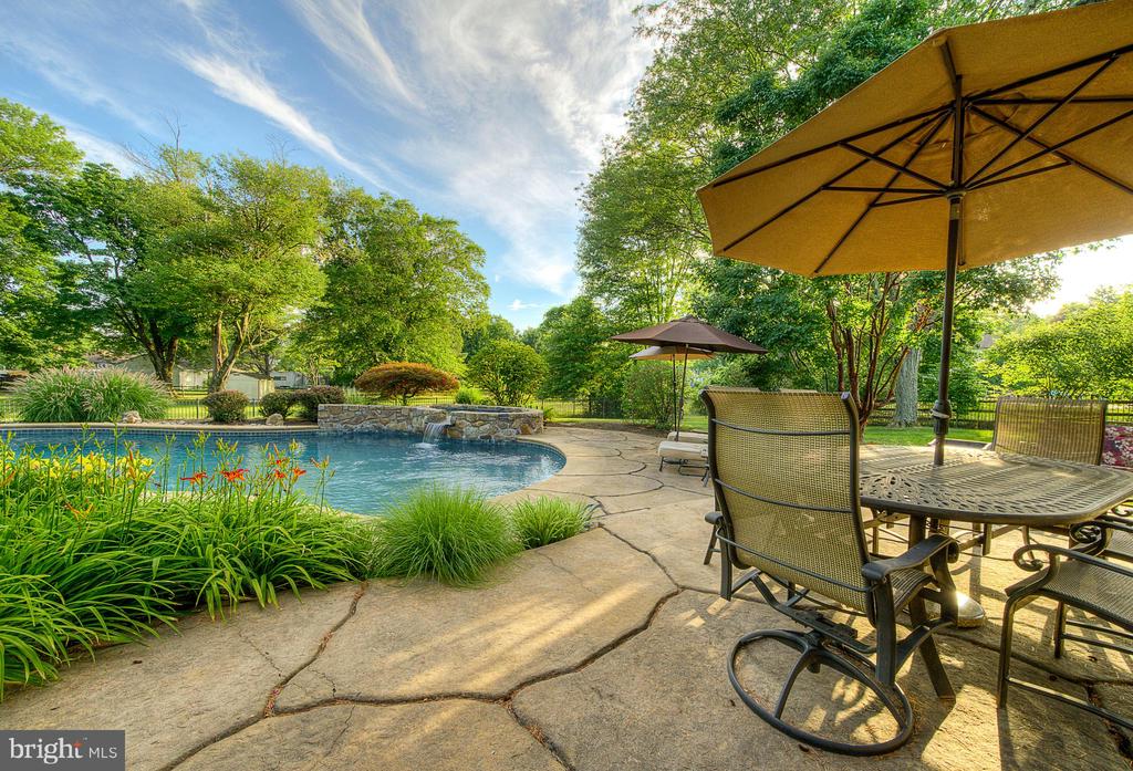 1233 KEISEL LANE