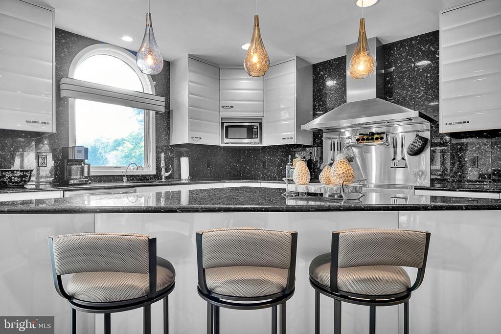 1233 KEISEL LANE