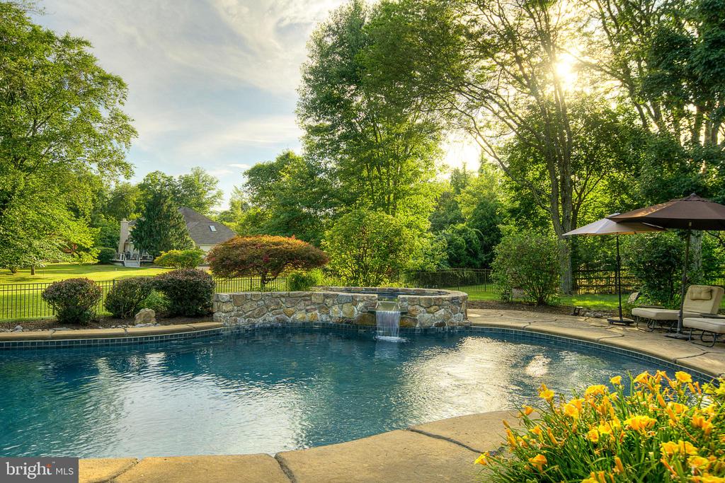 1233 KEISEL LANE