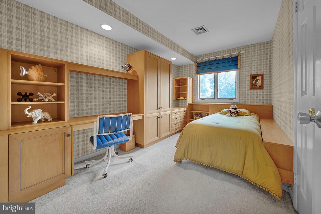 1233 KEISEL LANE