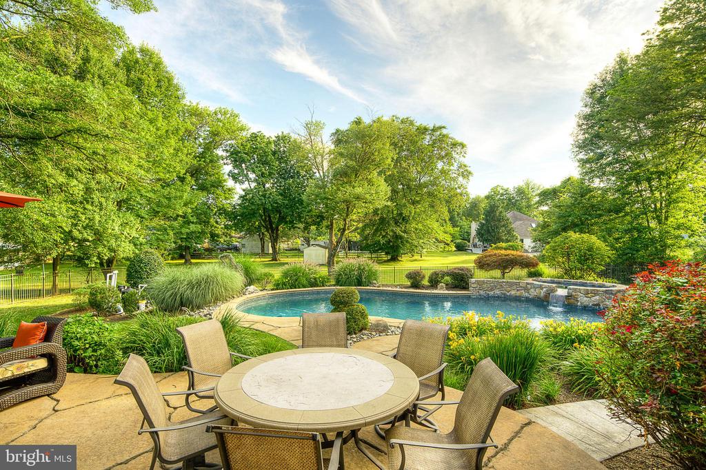 1233 KEISEL LANE