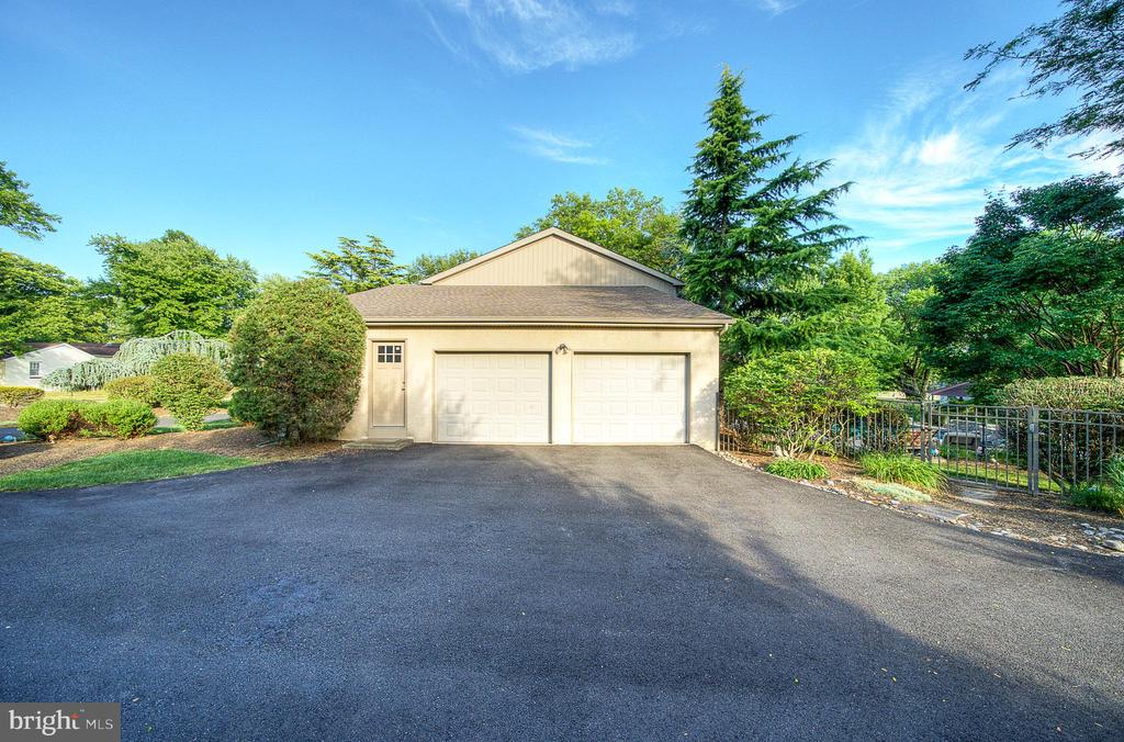 1233 KEISEL LANE