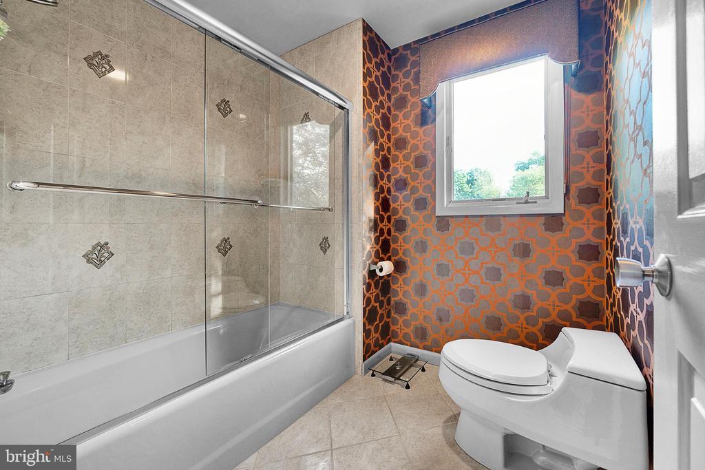 1233 KEISEL LANE