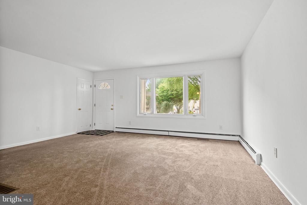 190 MAPLE AVENUE