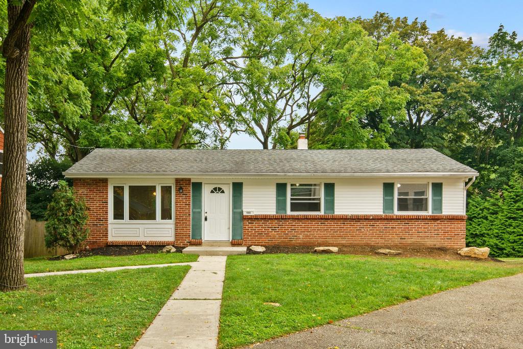 190 MAPLE AVENUE