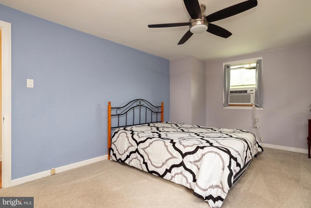 1803 ALLEN LANE