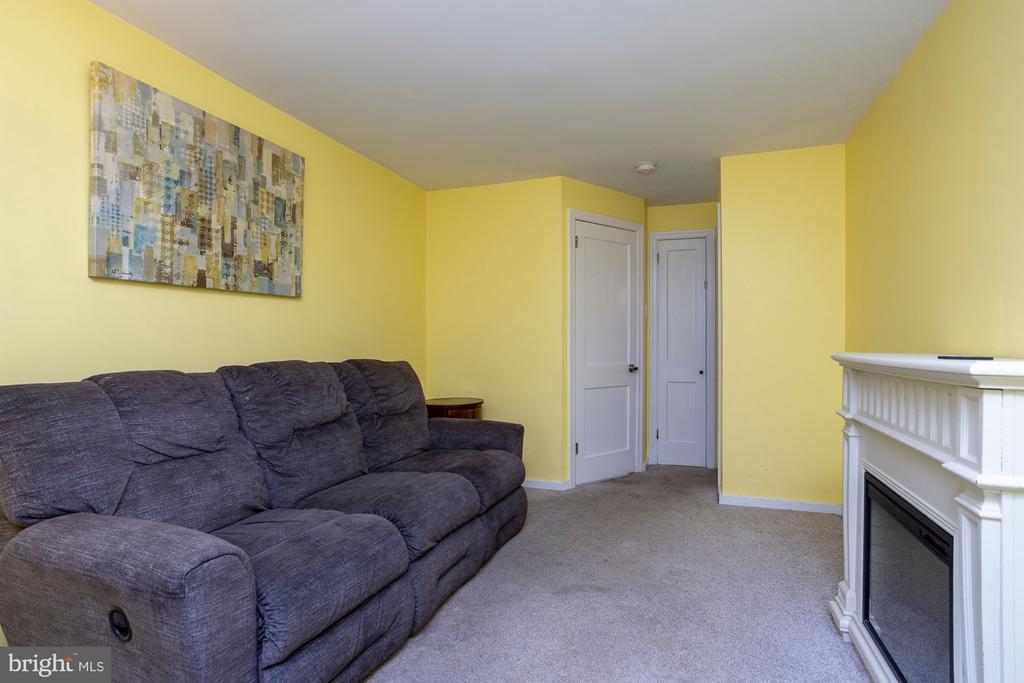 1803 ALLEN LANE