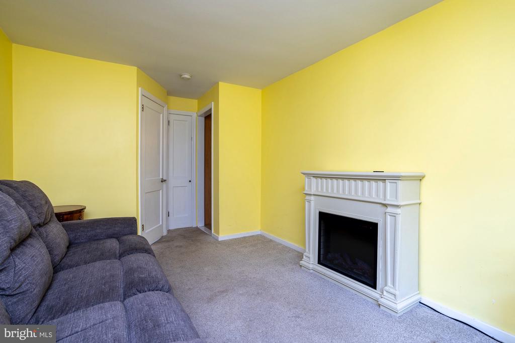1803 ALLEN LANE