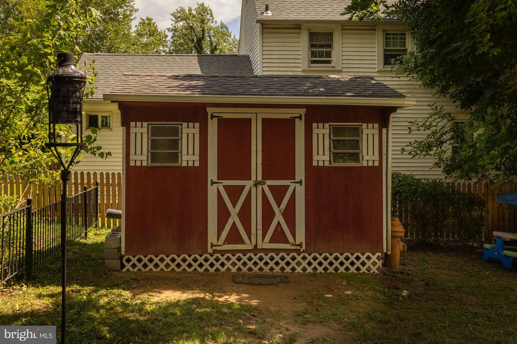 1803 ALLEN LANE