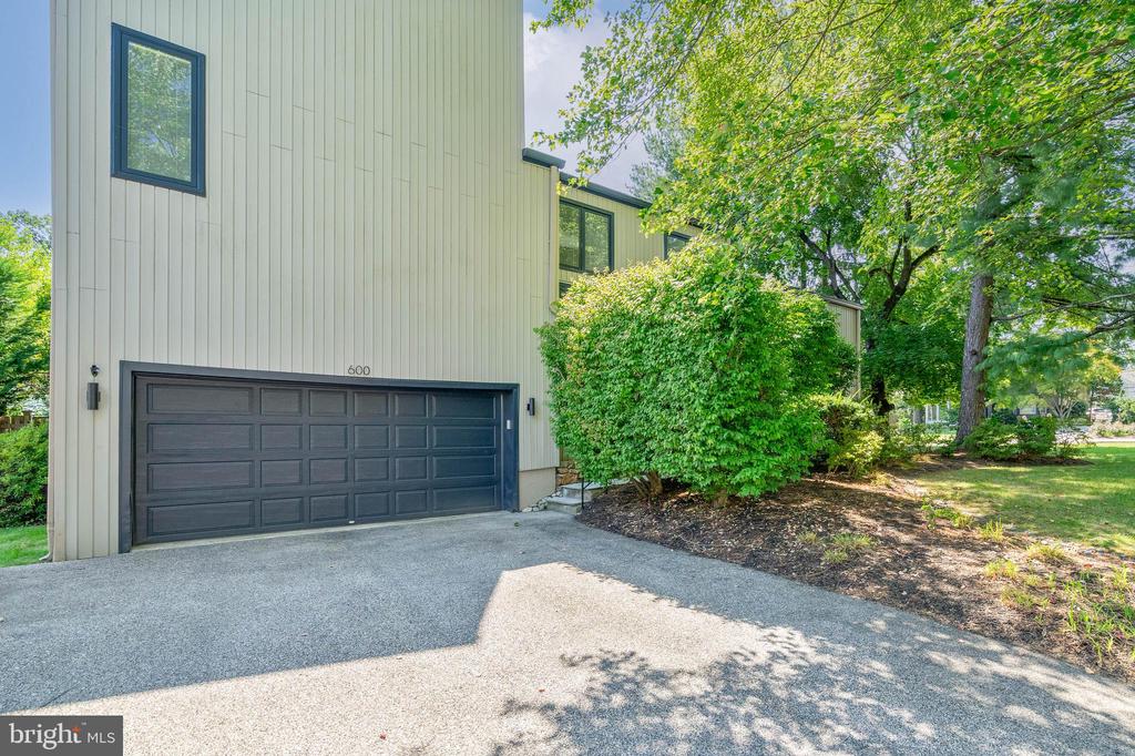 600 ARGYLE CIRCLE