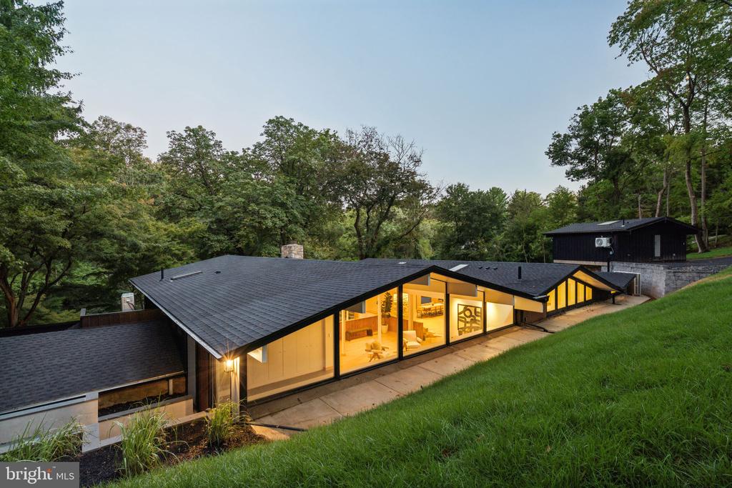 1848 MALLARD LANE