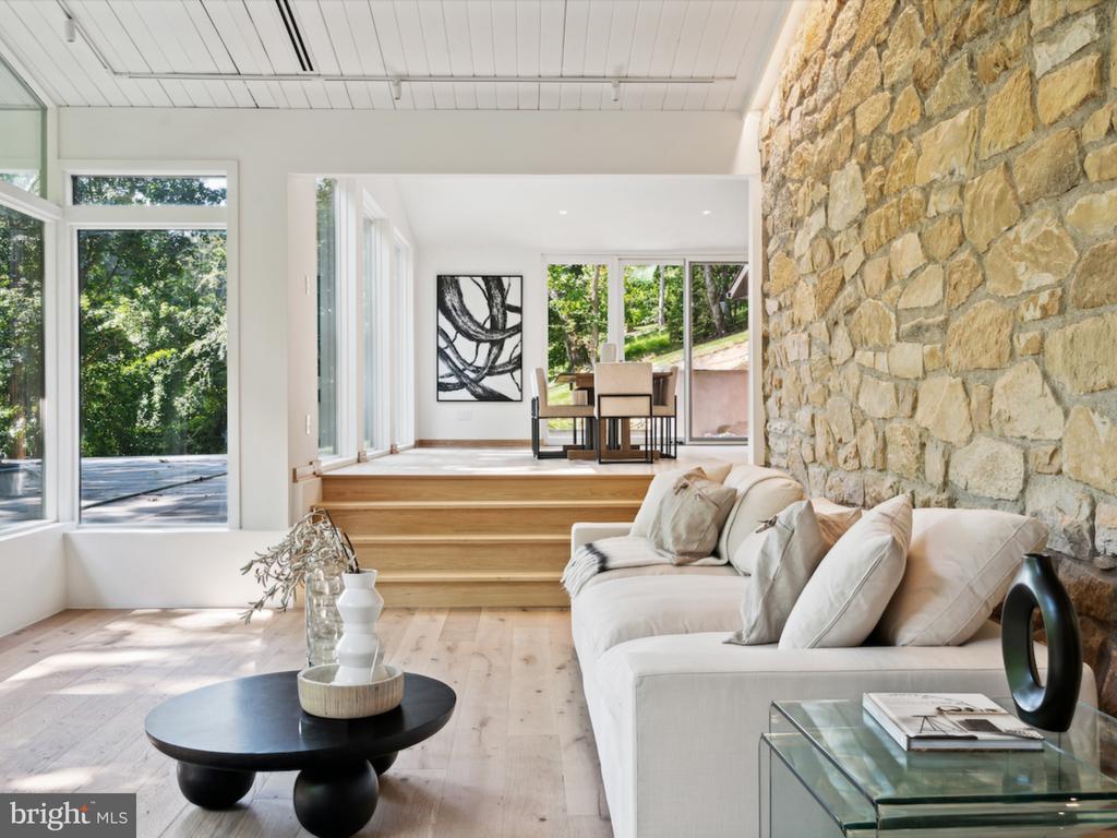 1848 MALLARD LANE