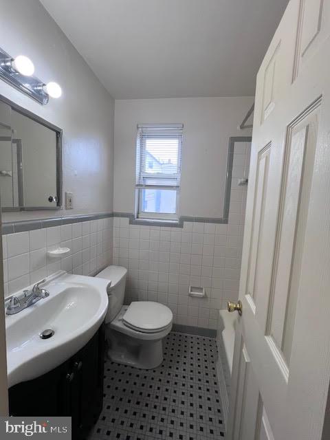 711 FORREST STREET 15