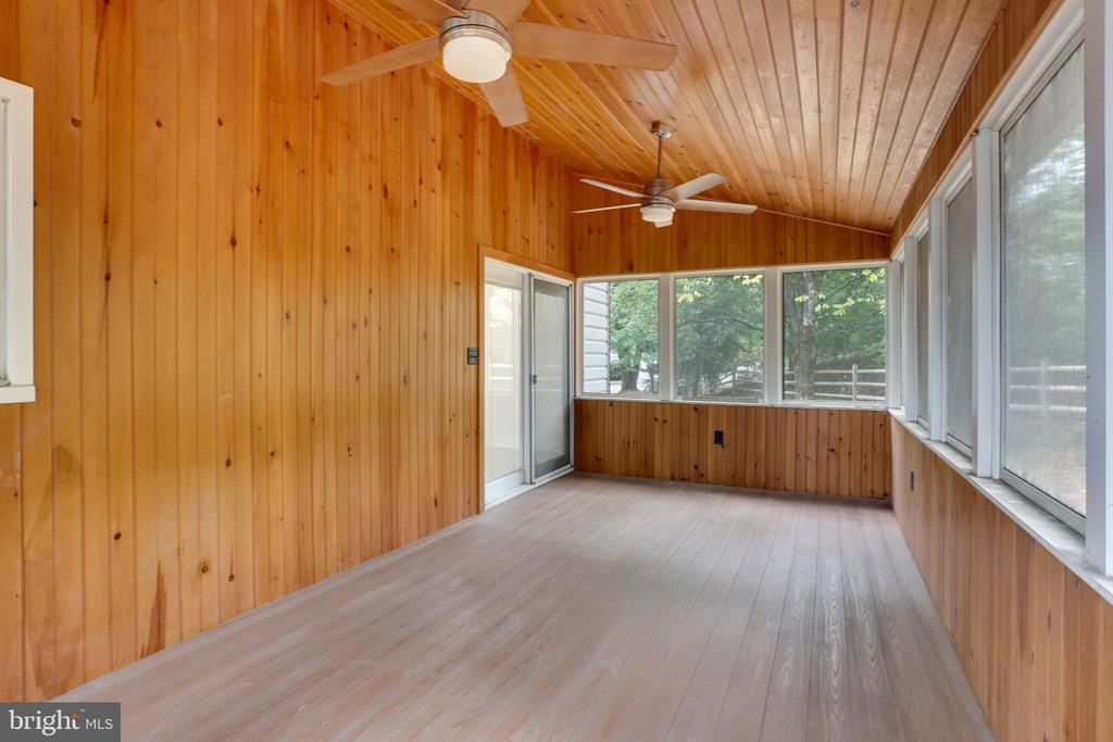 8326 ELLISTON