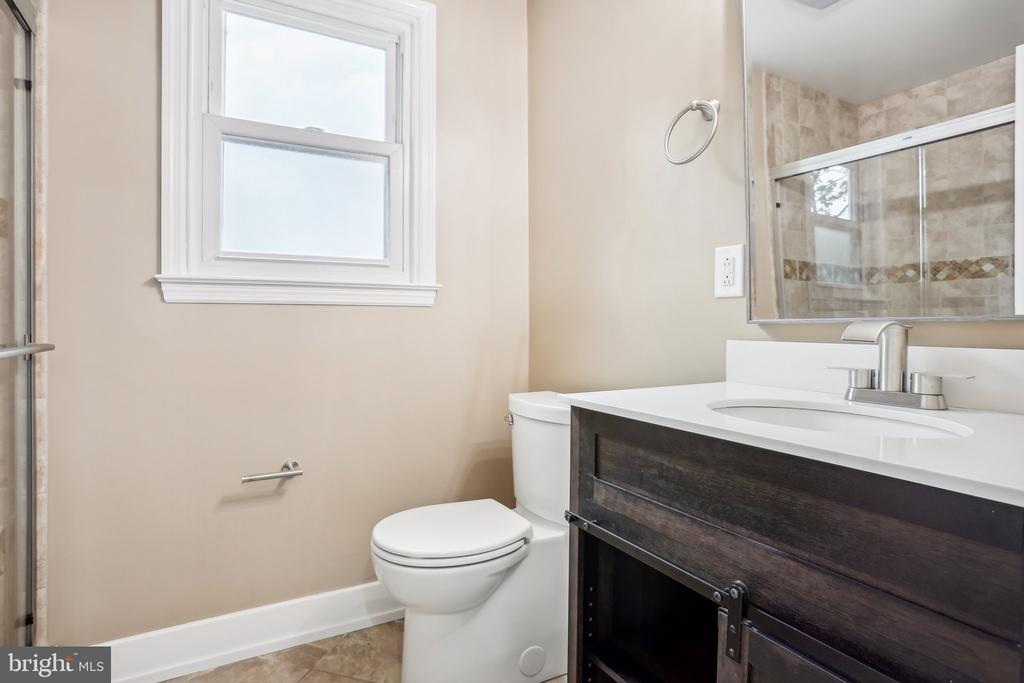 8326 ELLISTON