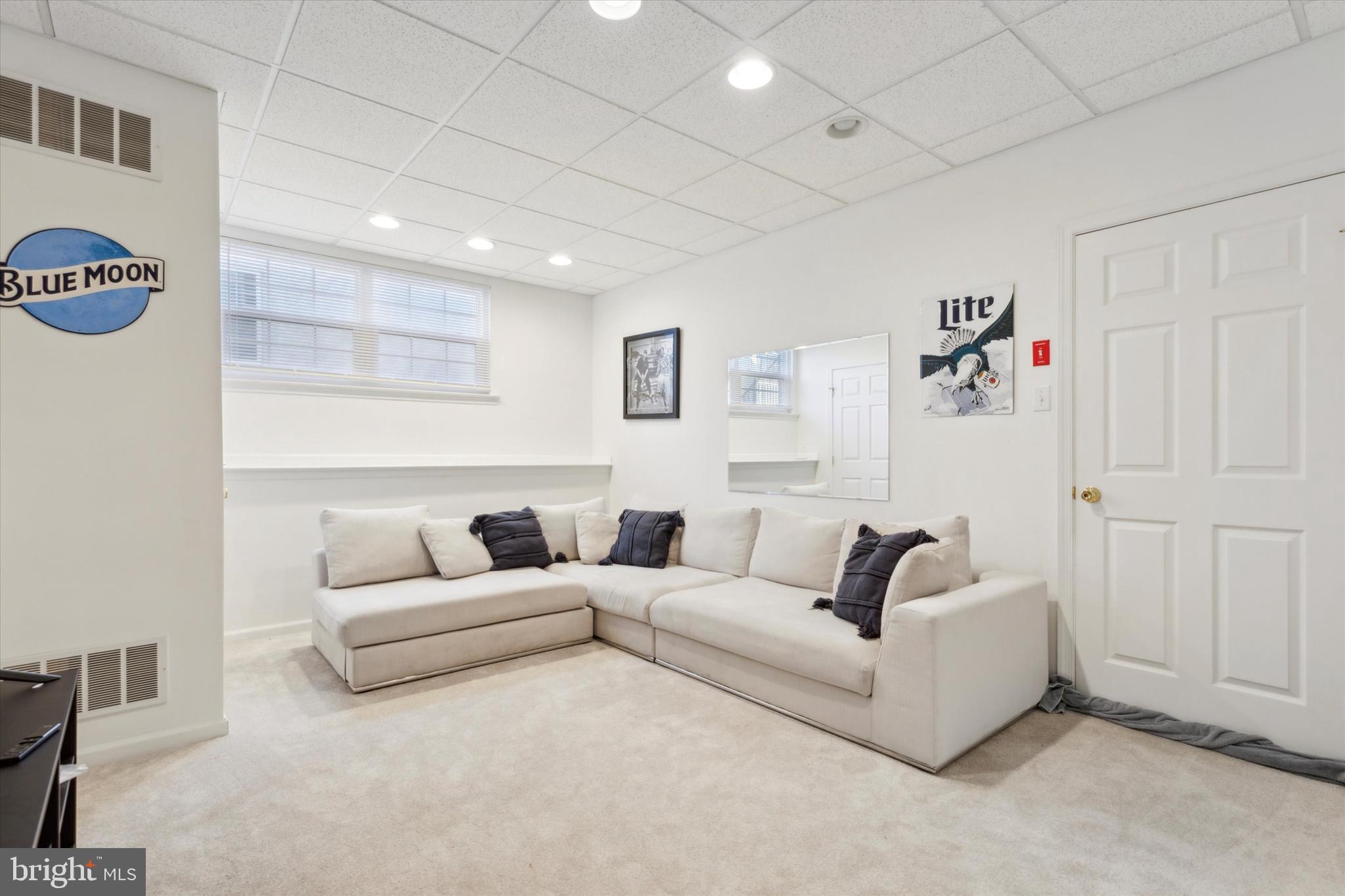409 W 5TH AVENUE