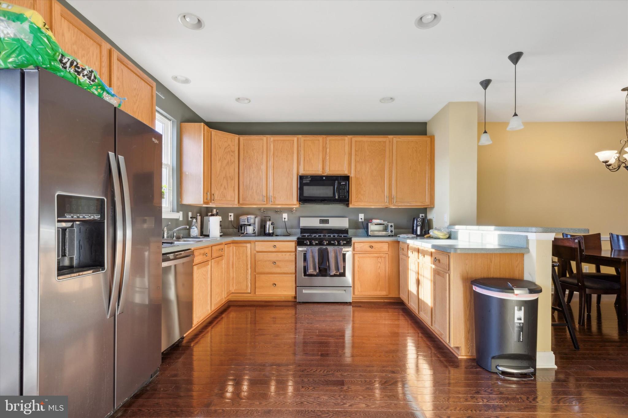 409 W 5TH AVENUE