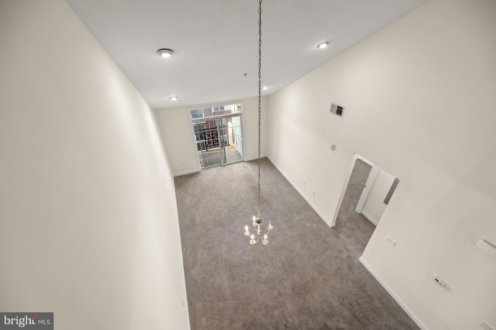 300 W ELM STREET 2423