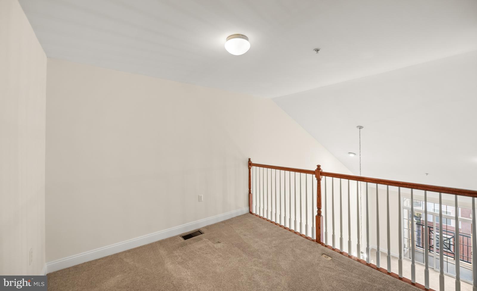 300 W ELM STREET 2423