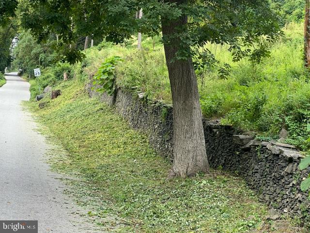 1850 SPRING MILL ROAD