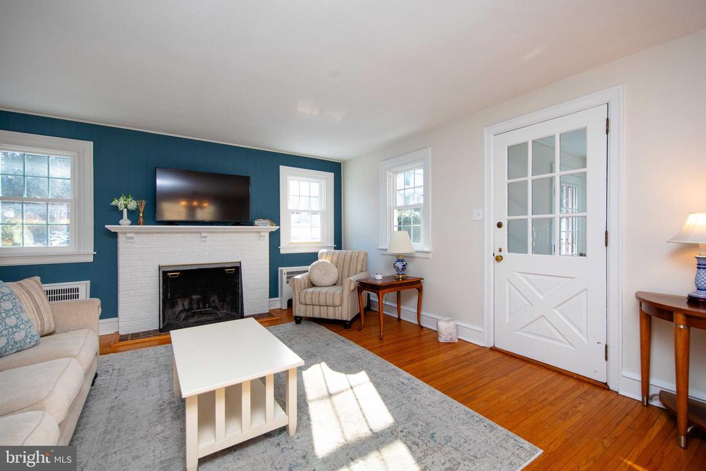 9 WHITEMARSH AVENUE