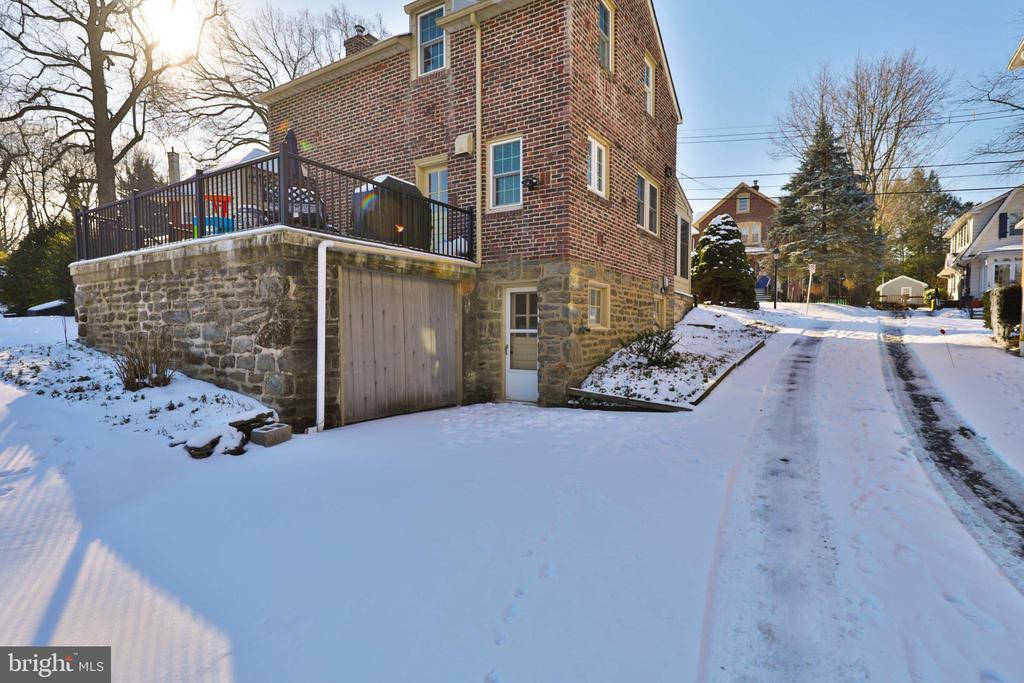 9 WHITEMARSH AVENUE