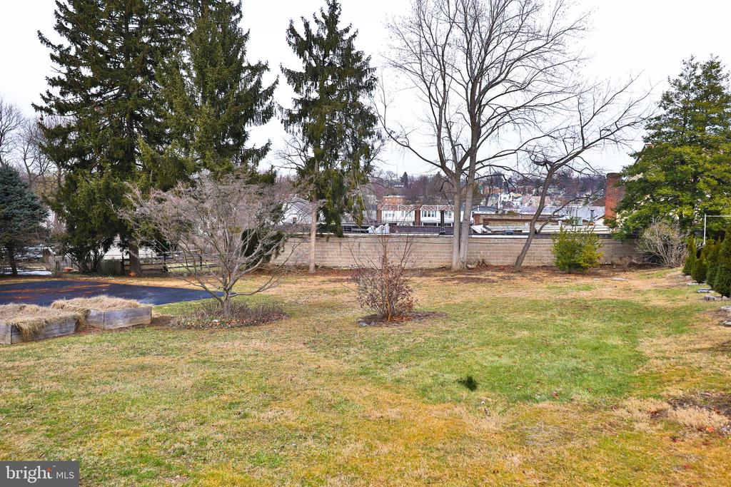 9 WHITEMARSH AVENUE