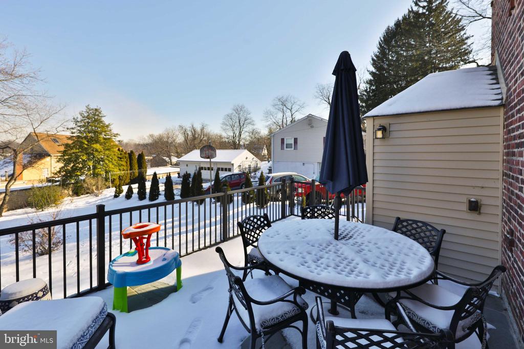 9 WHITEMARSH AVENUE