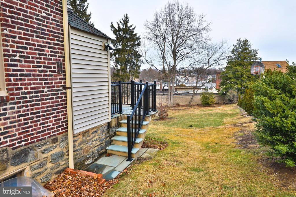 9 WHITEMARSH AVENUE