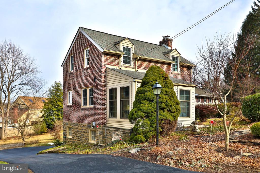 9 WHITEMARSH AVENUE