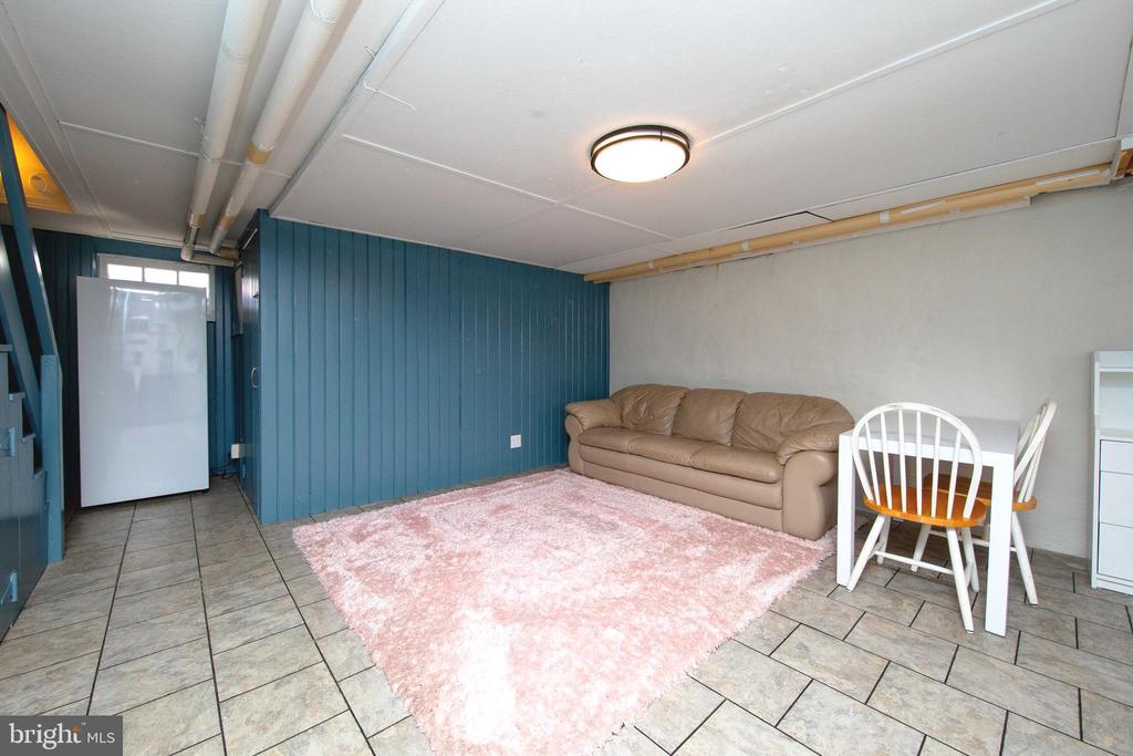 9 WHITEMARSH AVENUE