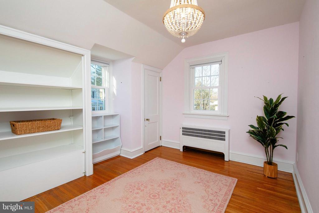 9 WHITEMARSH AVENUE